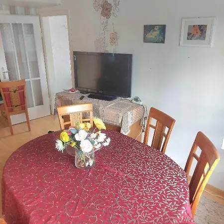 Make Yourself At Apartman *