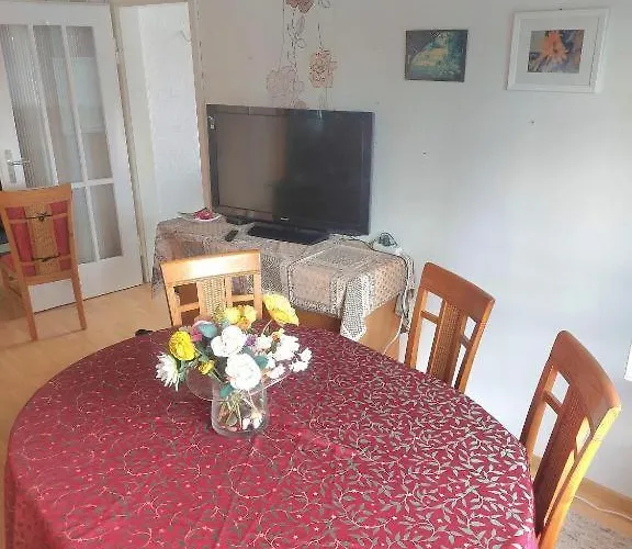 Make Yourself At Apartment *